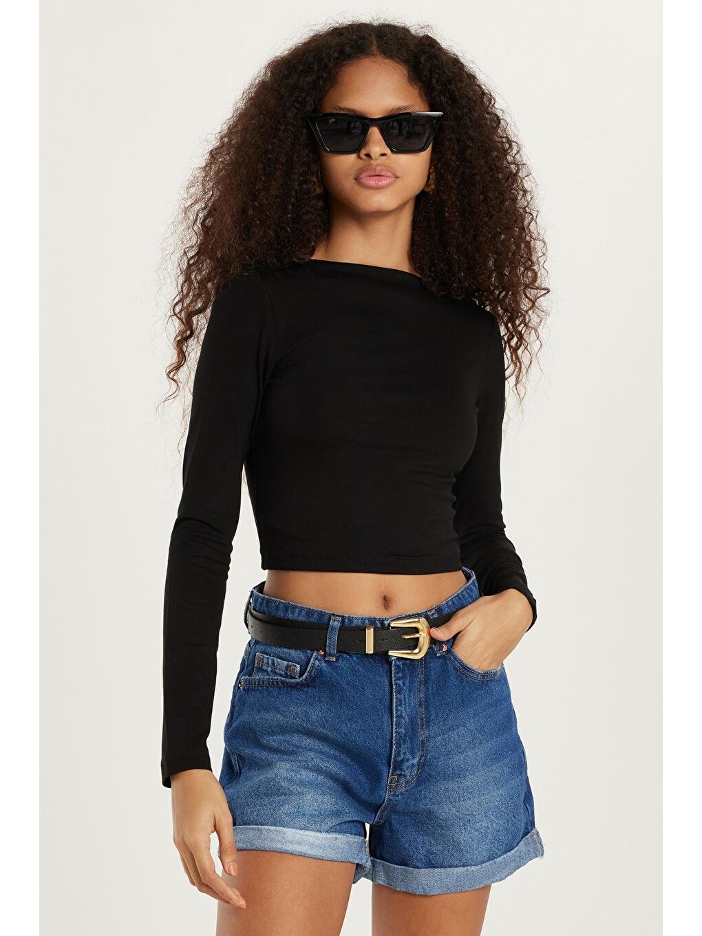 Kadın Slim Fit Dar Kesim Bisiklet Yaka Sırt Detaylı Siyah Bluz