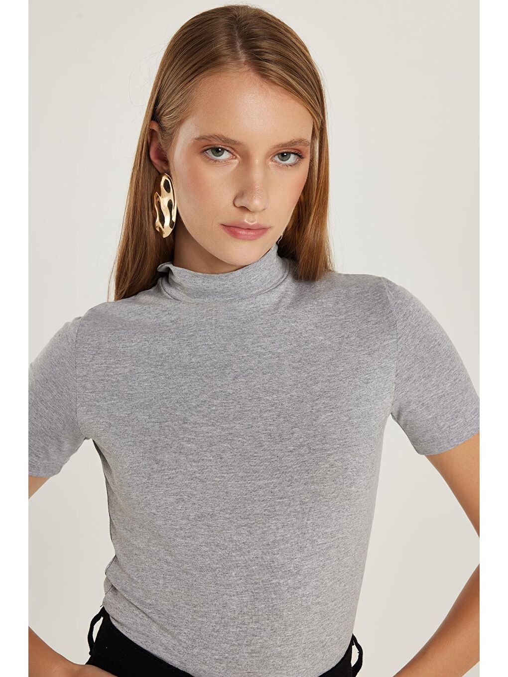 Karışık Kadın Standart Fit Kısa Kollu Yarım Balıkçı Yaka Gri Bluz-1