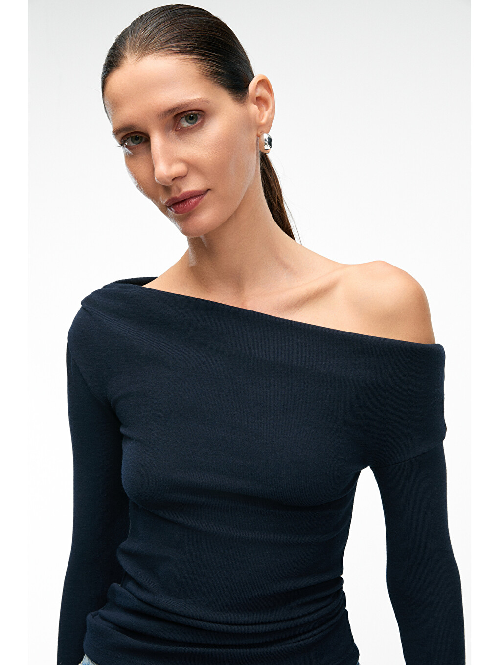 Olıvıenn Kadın Omuzu Açık Asimetrik Yakalı Uzun Kollu Slim Fit Lacivert Bluz-1