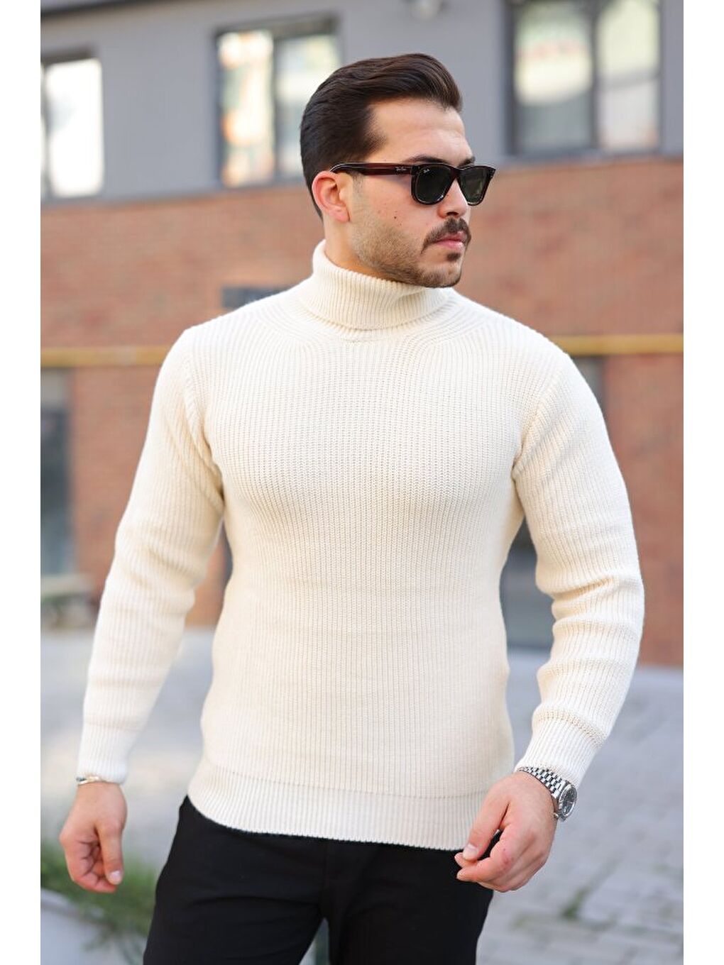 Kahverengi Erkek Boğazlı Örme Kazak