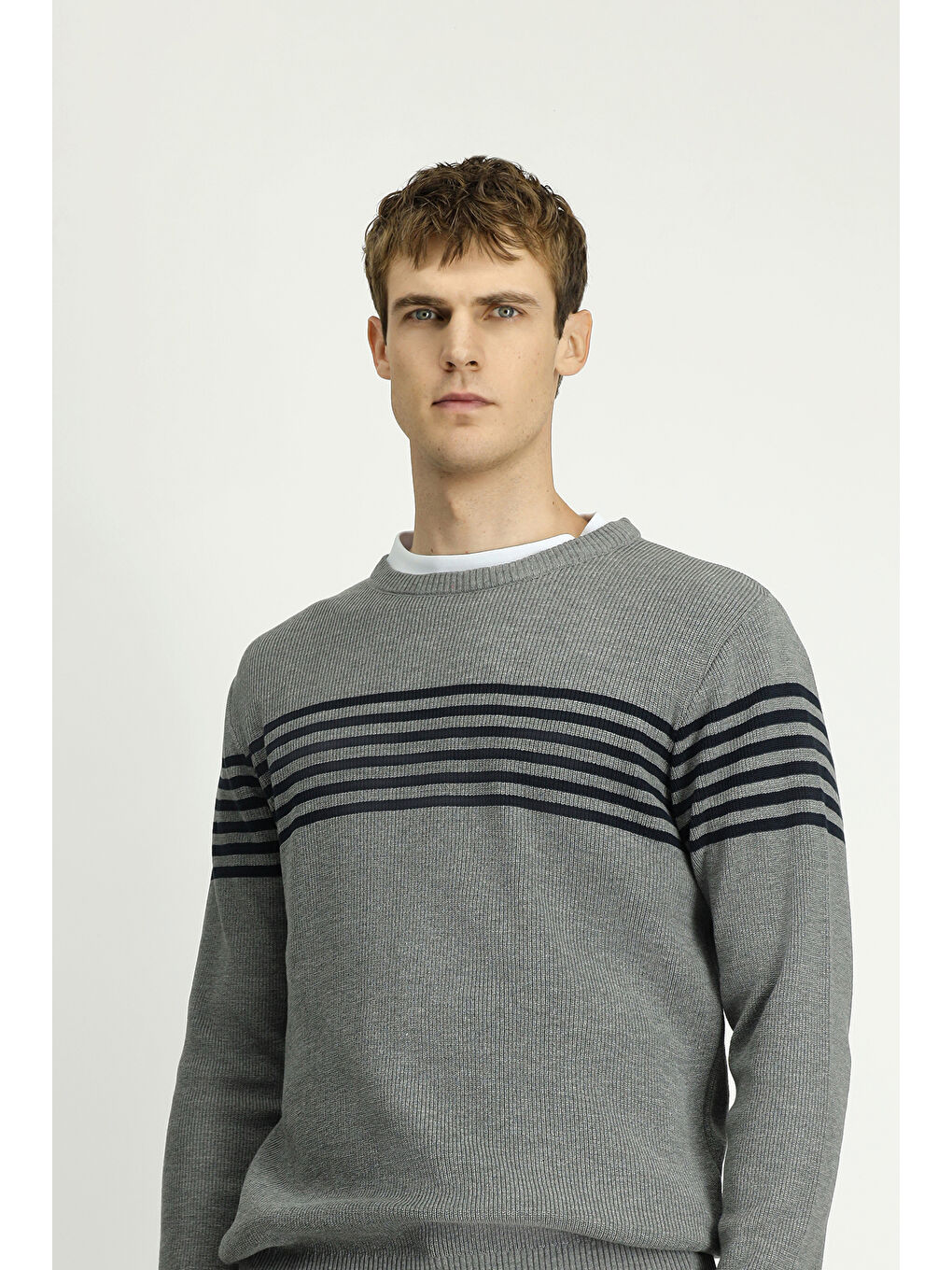 Gri Bisiklet Yaka Regular Fit Çizgili Triko Kazak-2