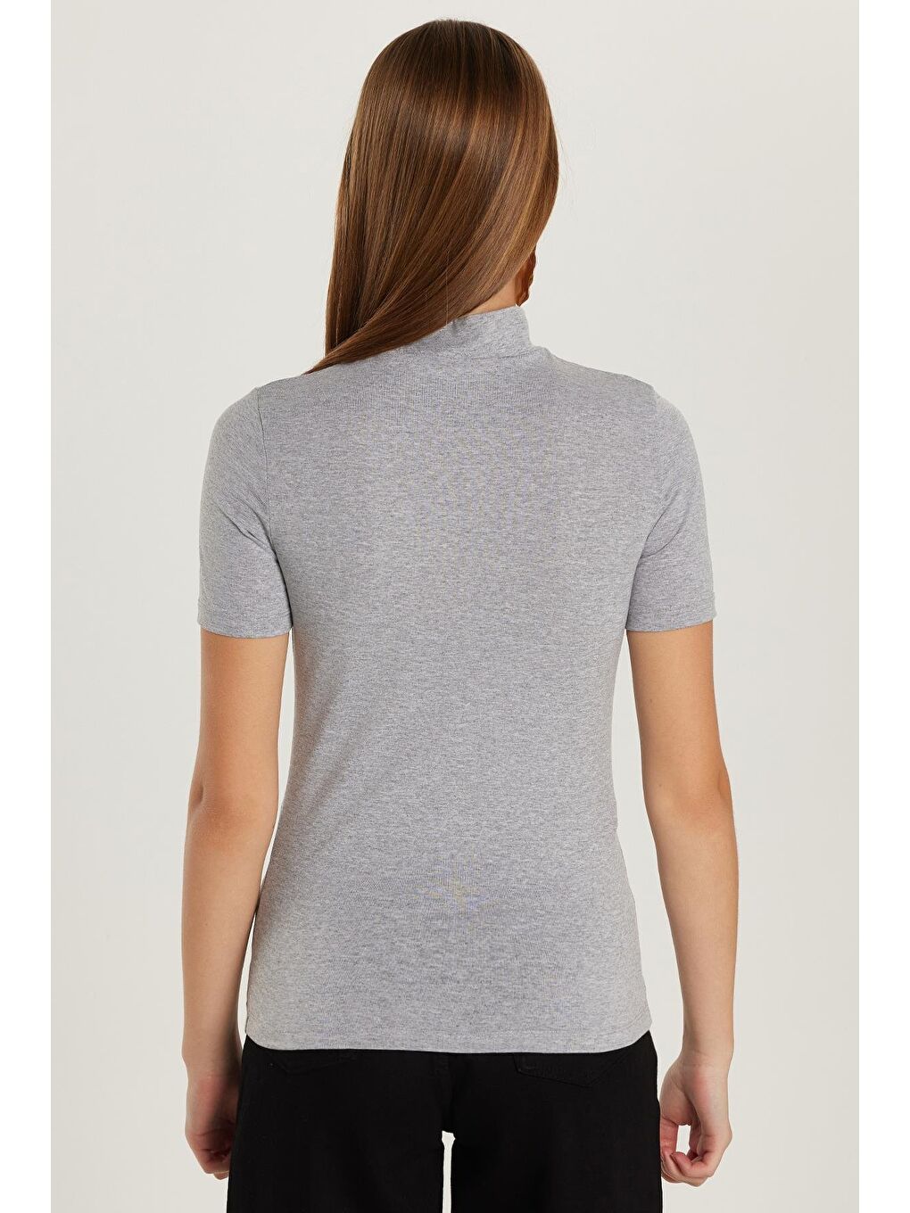 Karışık Kadın Standart Fit Kısa Kollu Yarım Balıkçı Yaka Gri Bluz-4