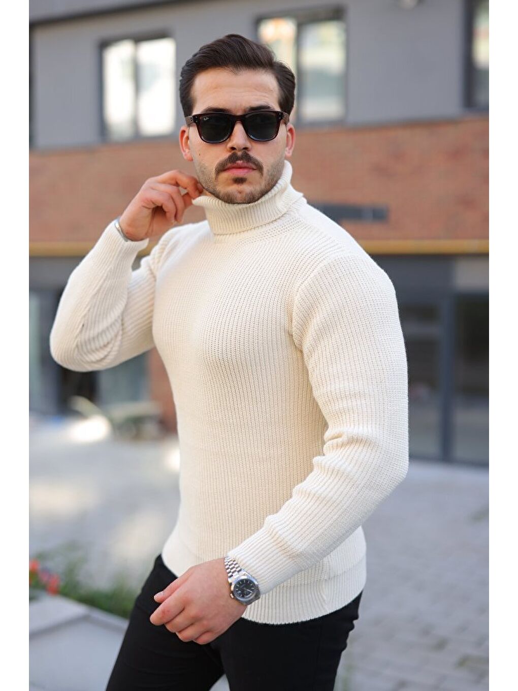 Kahverengi Erkek Boğazlı Örme Kazak-1