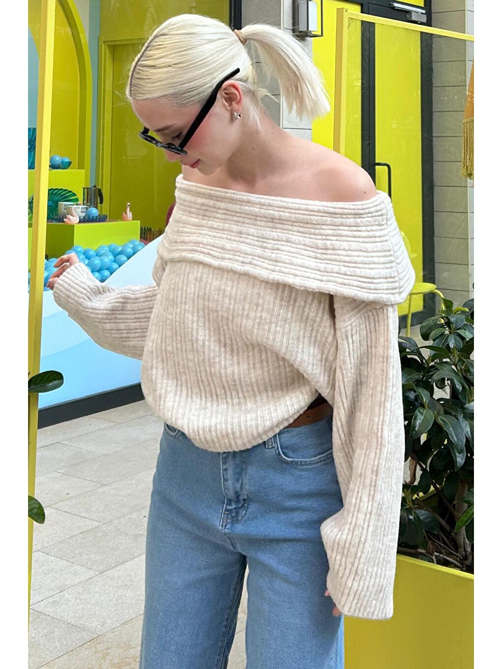 Ekru Madonna Yaka Kadın Kazak Mg2274-2