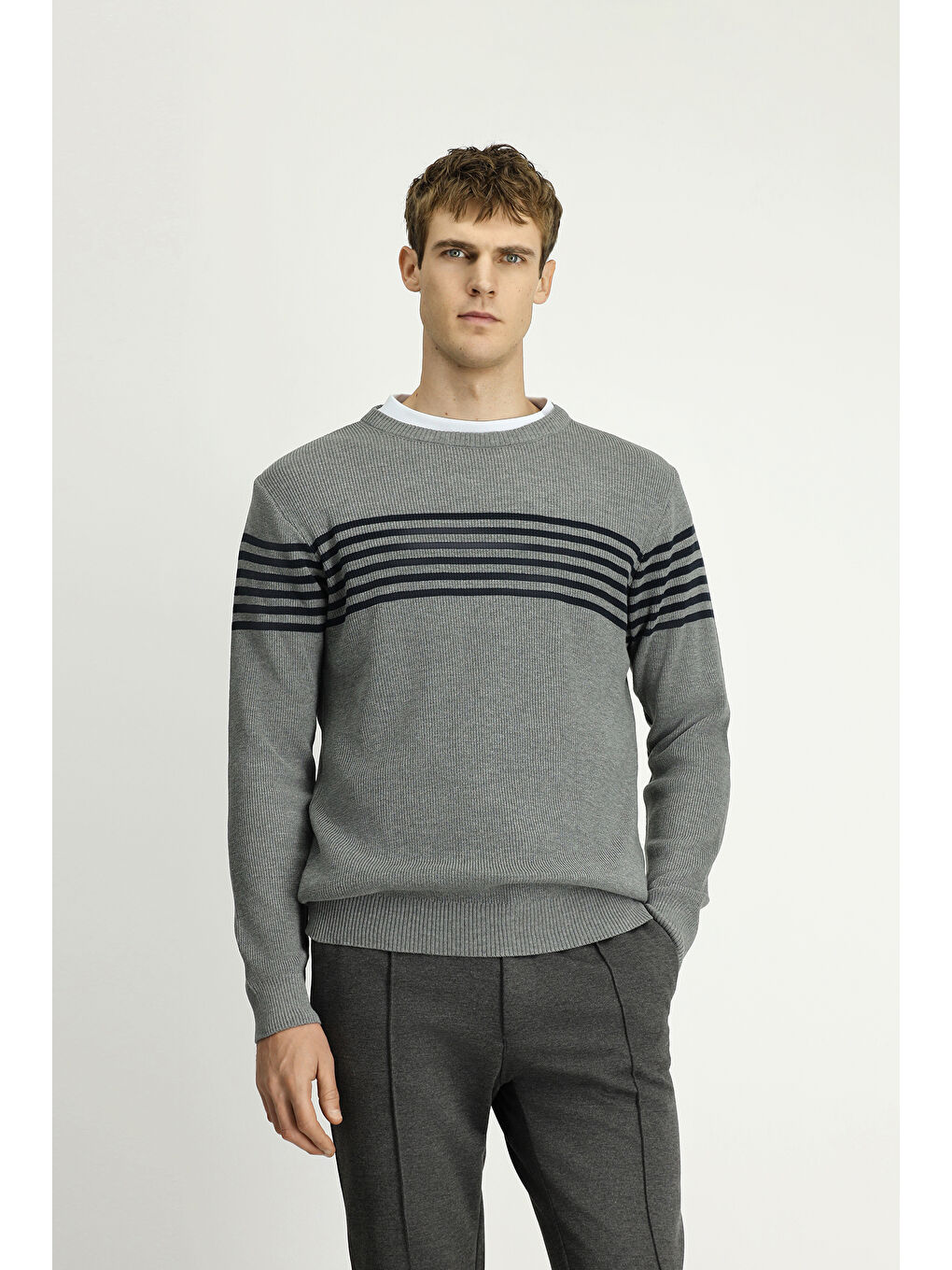 Gri Bisiklet Yaka Regular Fit Çizgili Triko Kazak-4