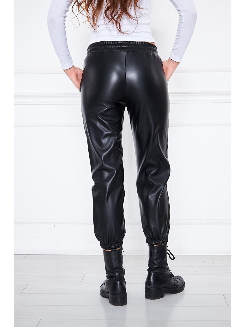 Siyah Kadın Deri Bel Lastikli Jogger Pantolon-5