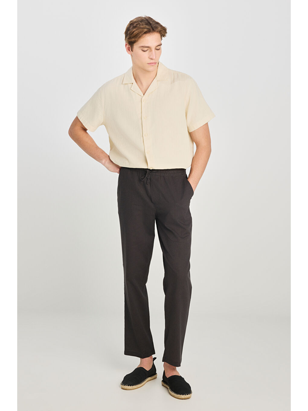 Regular Fit Normal Kesim Lastik Bel Detaylı Keten Karışımlı Antrasit Pantolon-1
