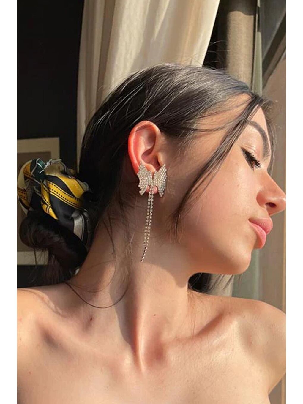 Gri Kelebek Figürlü Sırataş Sallantılı Abiye Küpe-6