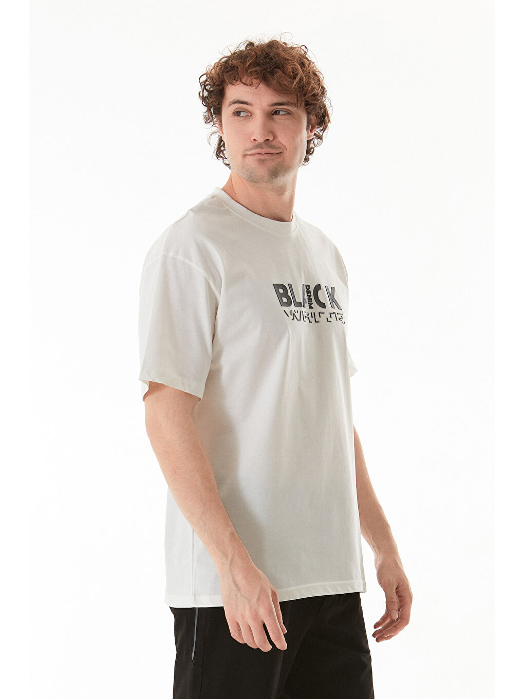 Ekru Black Kabartma Baskılı Tişört-2