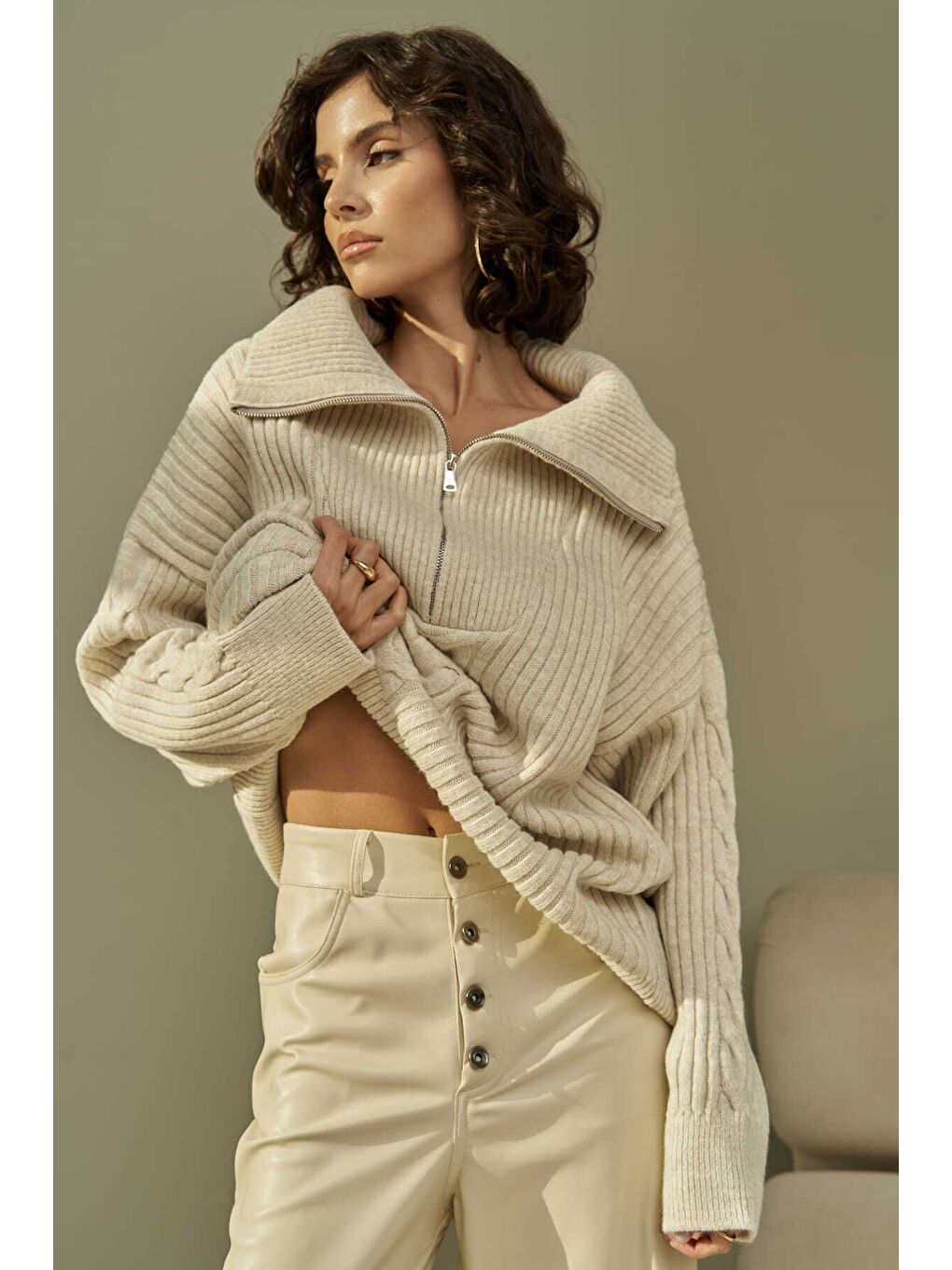 Rika Bej Saç Örgü Fermuarlı Triko Kazak-3