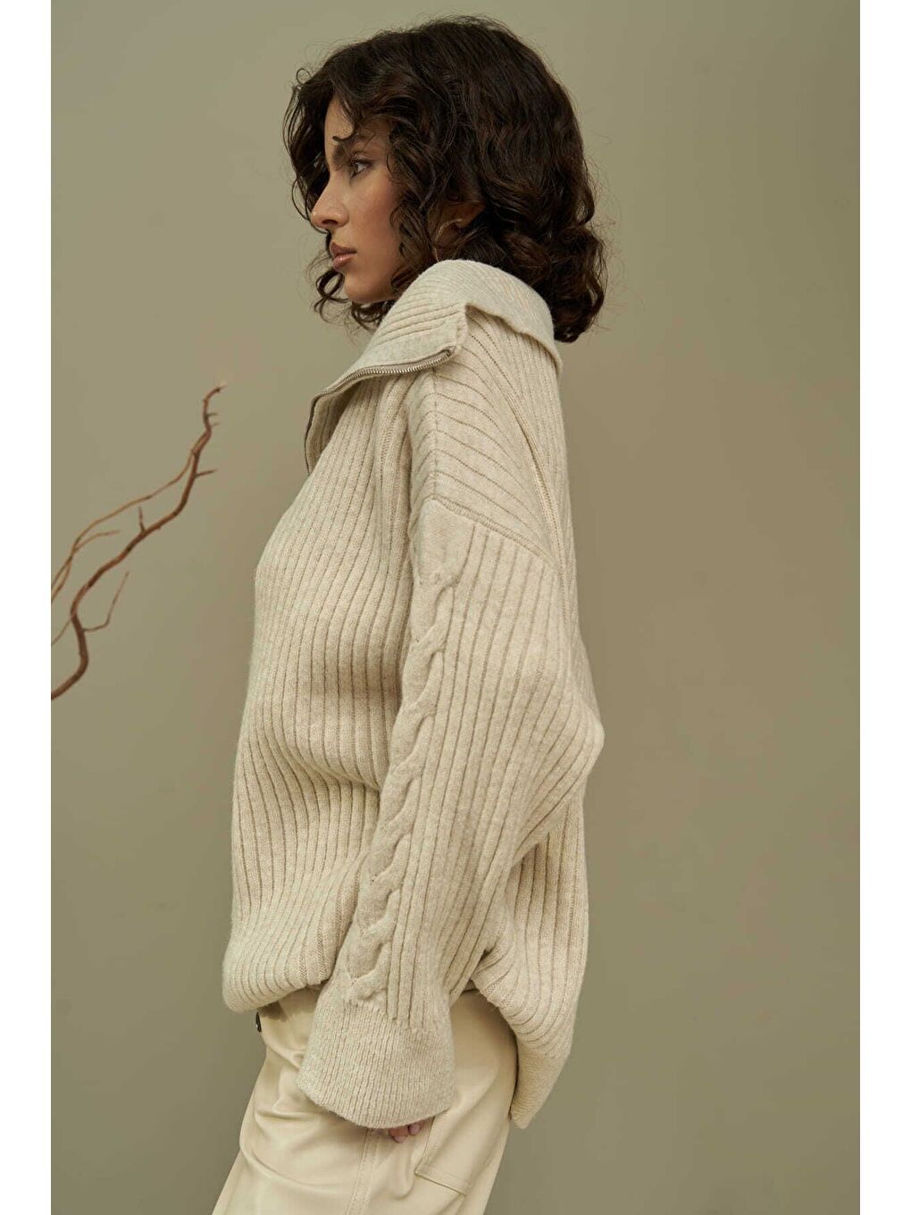 Rika Bej Saç Örgü Fermuarlı Triko Kazak-4