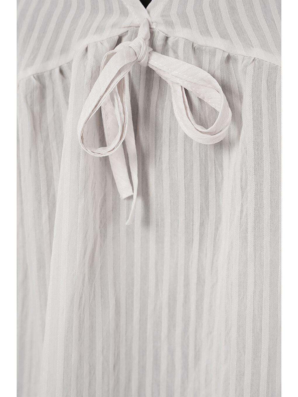 Kadın Önü Bağcıklı Uzun Kol Bluz 946 - Beyaz-1