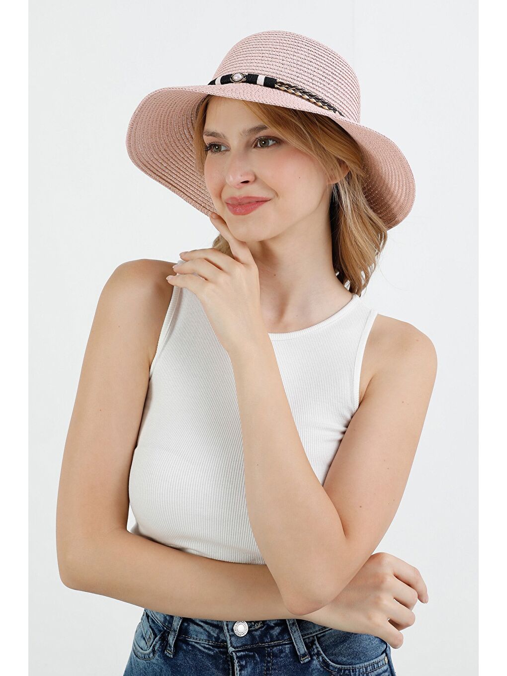 Pembe Deri Detaylı Boncuklu Hasır Şapka