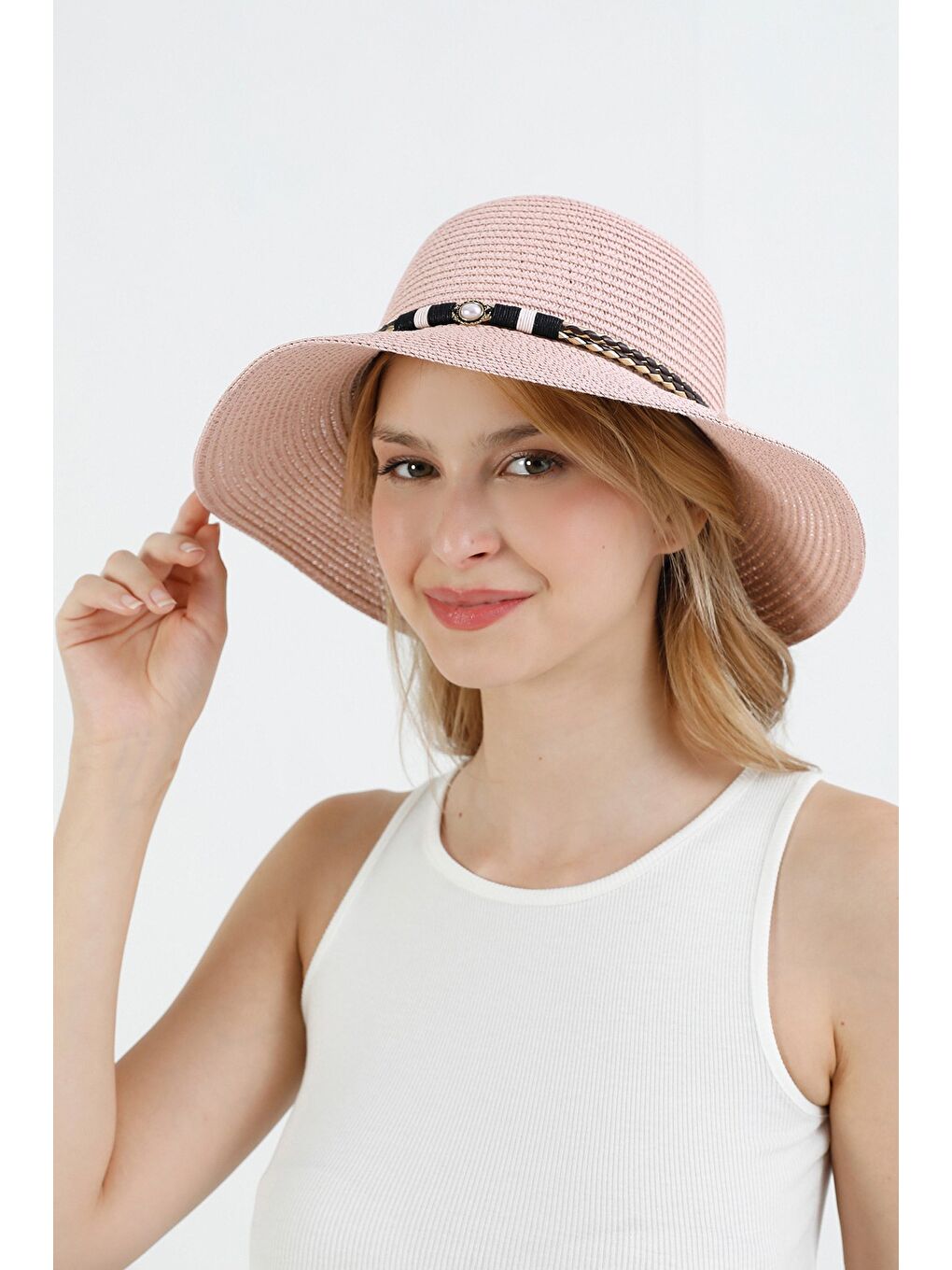 Pembe Deri Detaylı Boncuklu Hasır Şapka-1