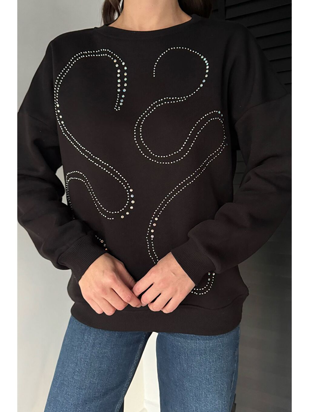 Siyah Kadın Taşlı Bisiklet Yaka Şardonlu Sweatshirt-2