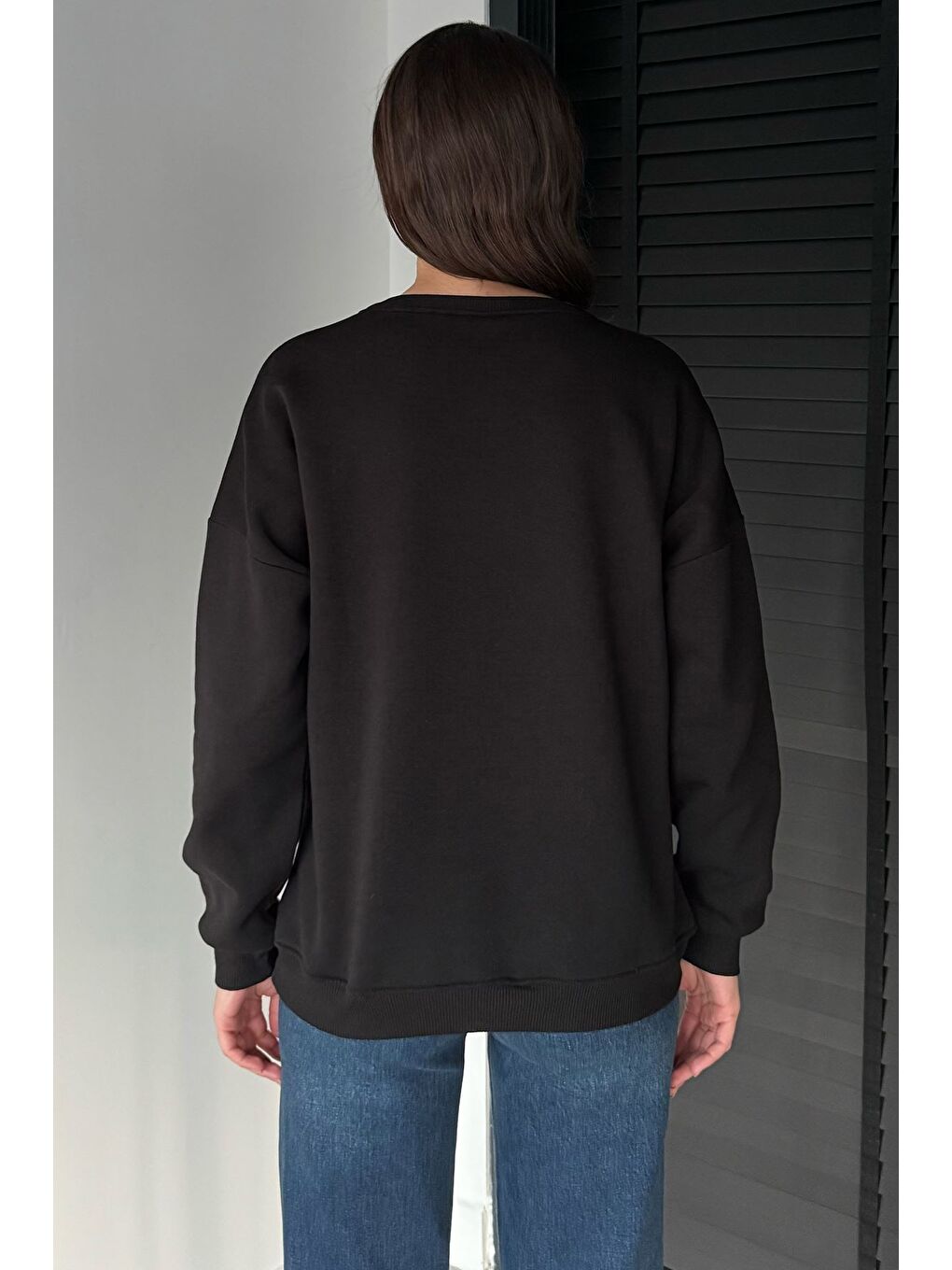 Siyah Kadın Taşlı Bisiklet Yaka Şardonlu Sweatshirt-3