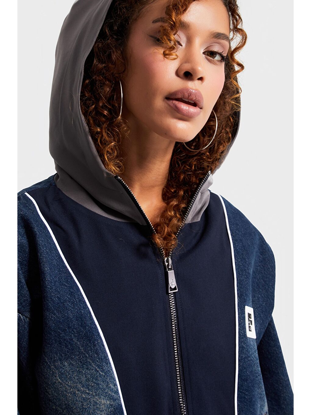 Lacivert Kadın Jean Laci Renk Denim Dokuma Çift Parça Kumaş Oversize Kapüşonlu Tasarım Denim Ceket-2