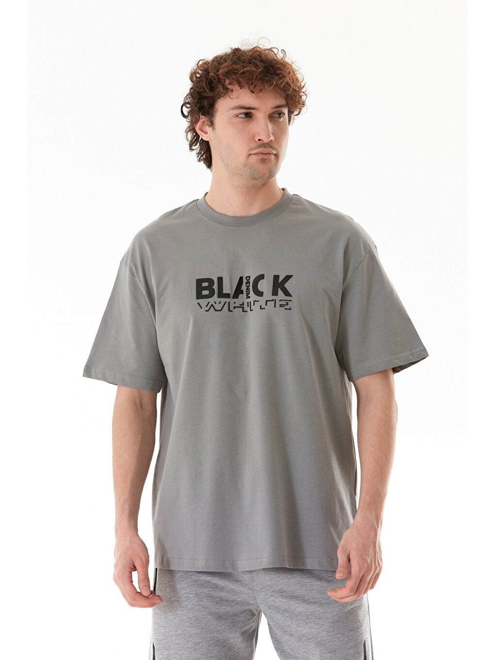 Gri Black Kabartma Baskılı Tişört