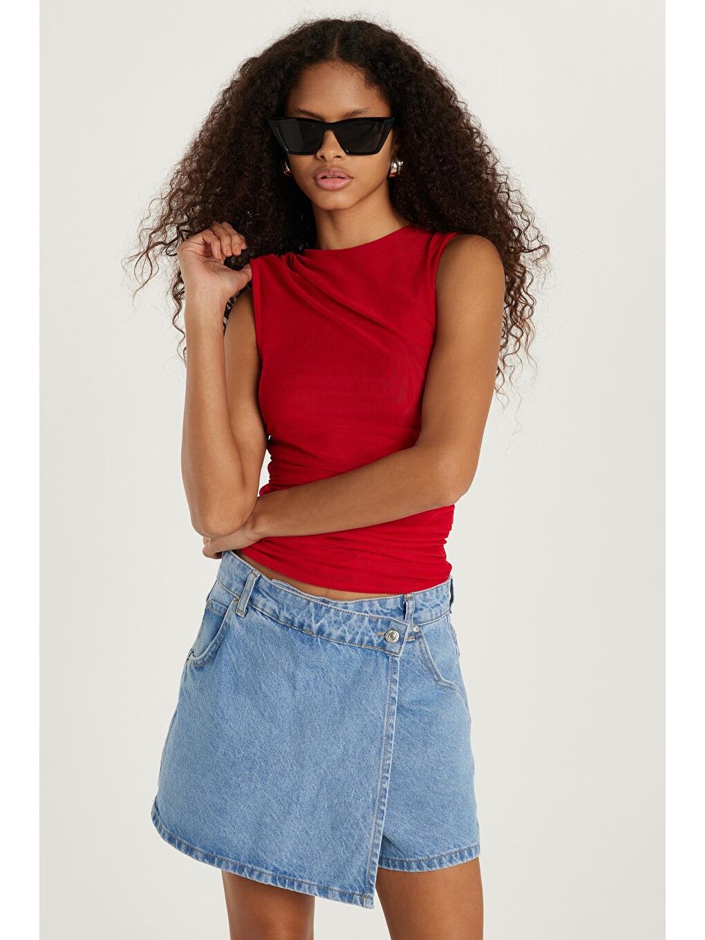 Kadın Slim Fit Sıfır Kol Düz Bisiklet Yaka Kırmızı Bluz