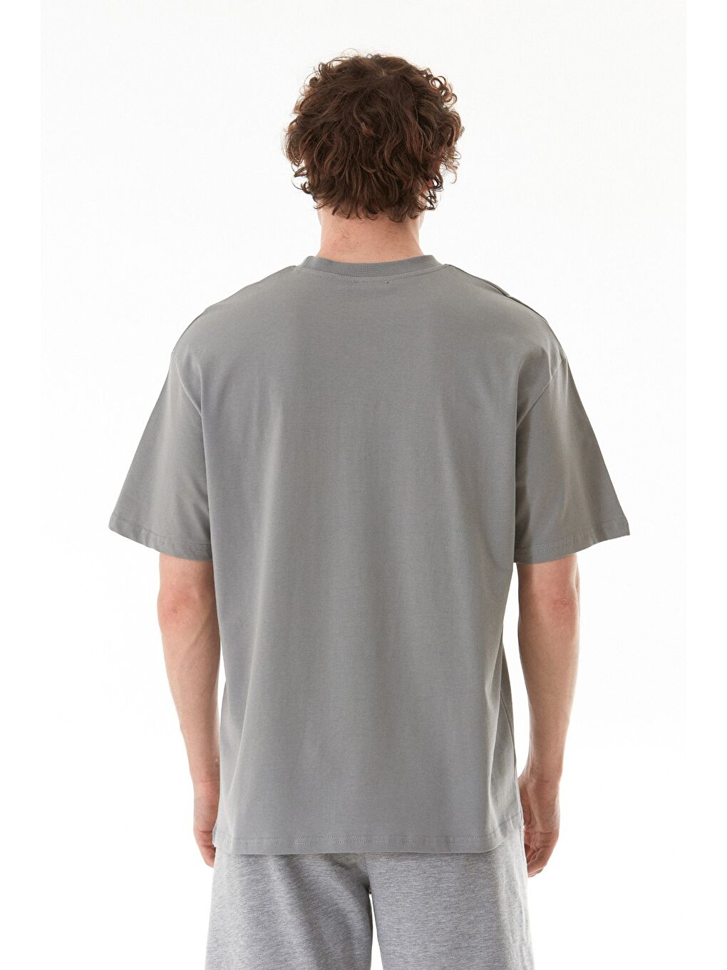 Gri Black Kabartma Baskılı Tişört-3