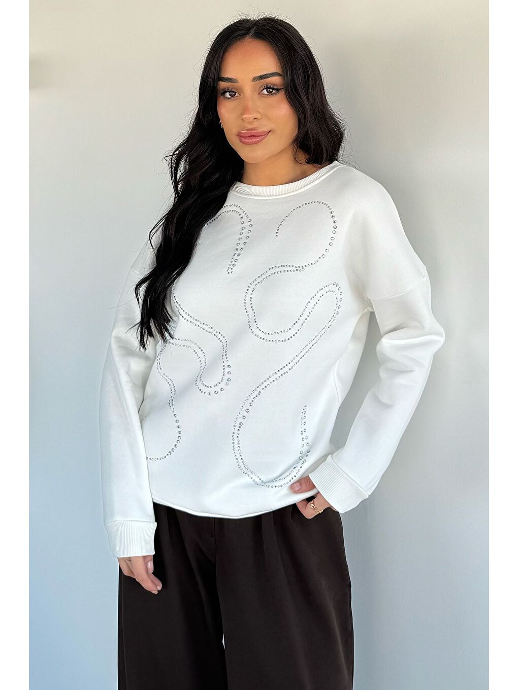 Ekru Kadın Taşlı Bisiklet Yaka Şardonlu Sweatshirt-1