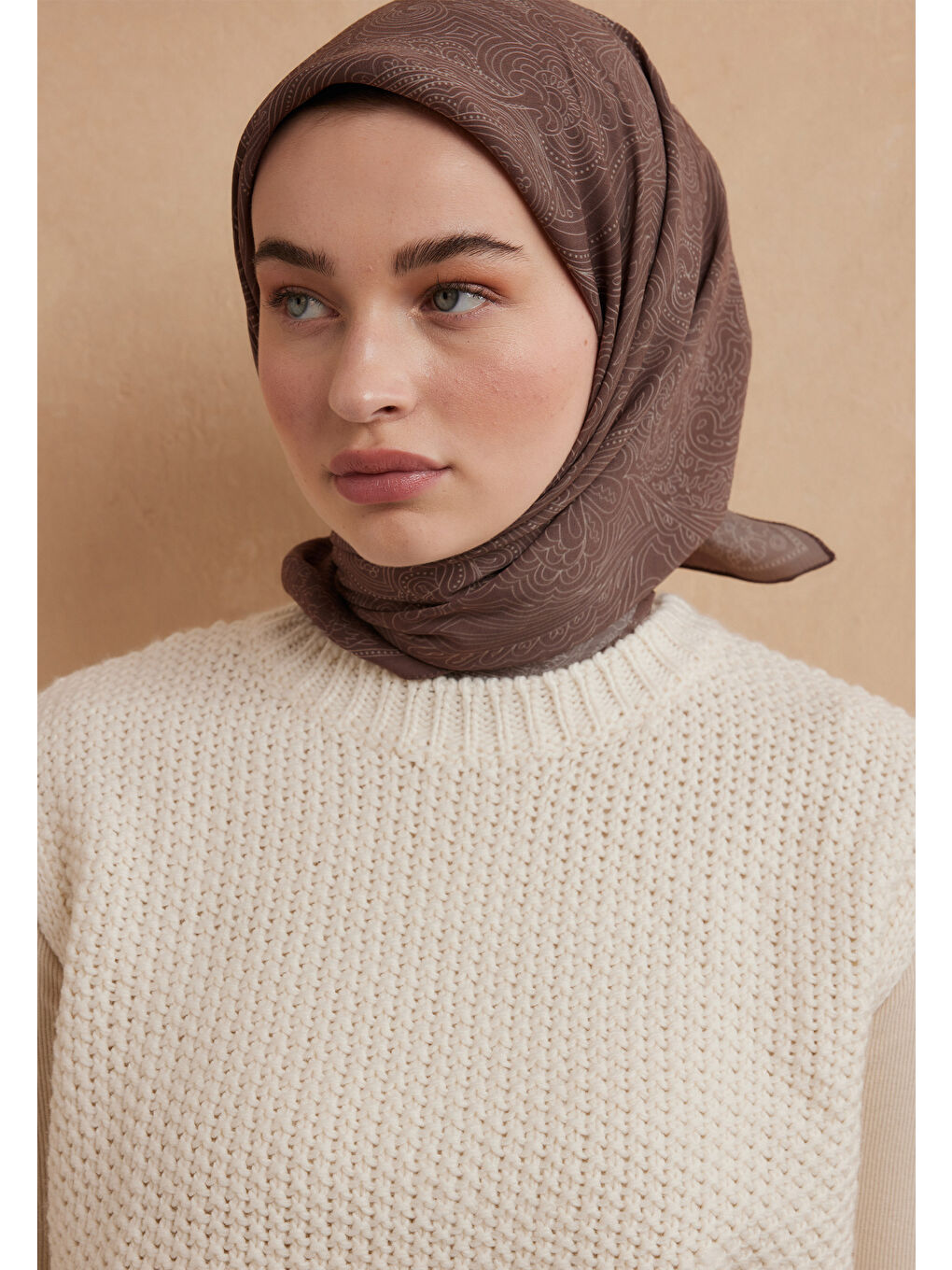 Kahverengi Reına Desen Pamuk İpek Eşarp Çikolata Kahve-1