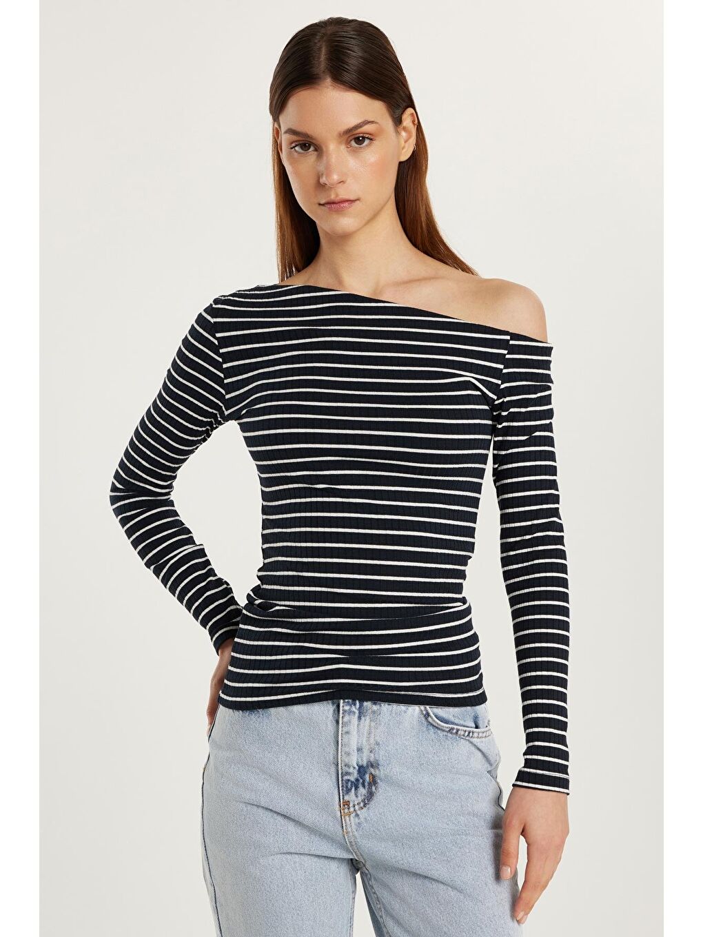 Karışık Kadın Standart Fit Çizgili Asimetrik Yaka Bluz