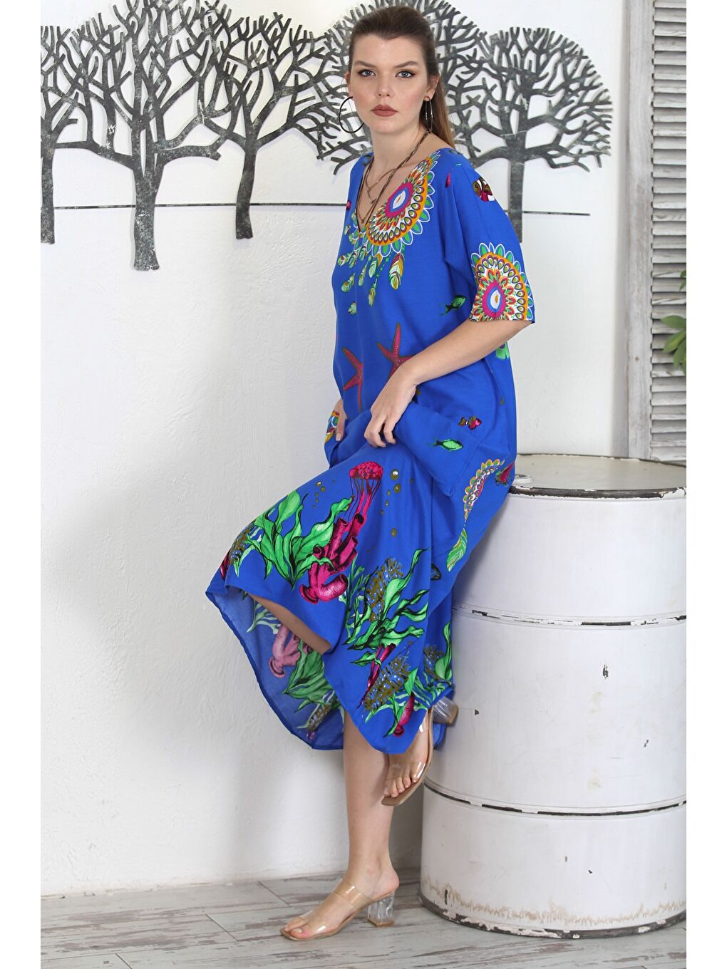 Mavi V Yaka Kısa Kol Çift Cepli Allover Baskılı Casual Dokuma Elbise-2