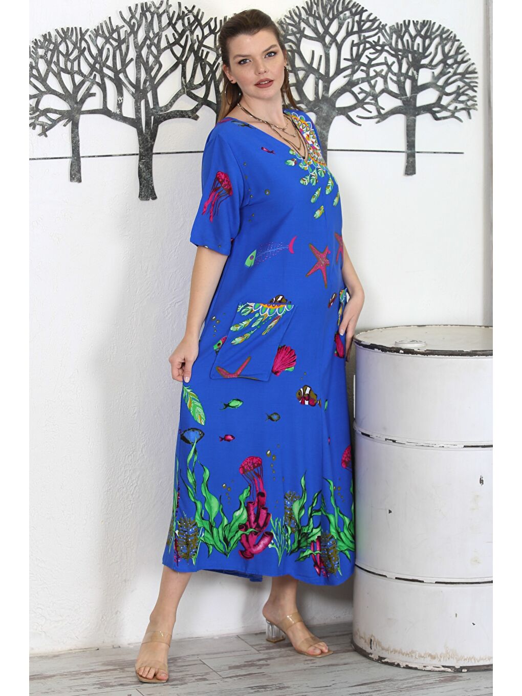 Mavi V Yaka Kısa Kol Çift Cepli Allover Baskılı Casual Dokuma Elbise-4