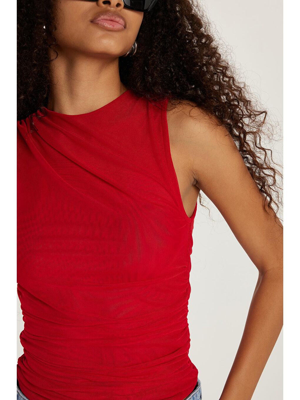 Kadın Slim Fit Sıfır Kol Düz Bisiklet Yaka Kırmızı Bluz-2