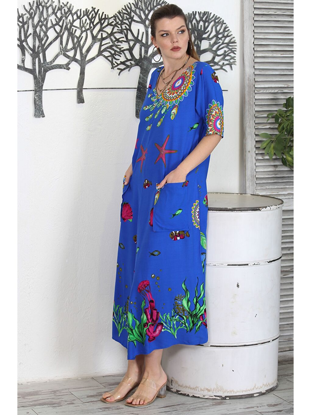 Mavi V Yaka Kısa Kol Çift Cepli Allover Baskılı Casual Dokuma Elbise-5