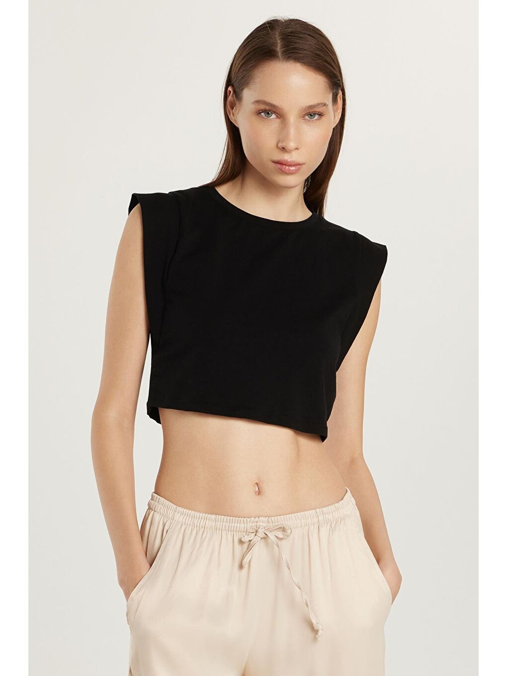 Kadın Slim Fit Dar Kesim Sıfır Kollu Bisiklet Yaka Siyah Bluz