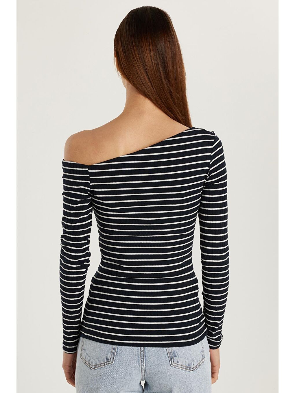 Karışık Kadın Standart Fit Çizgili Asimetrik Yaka Bluz-4