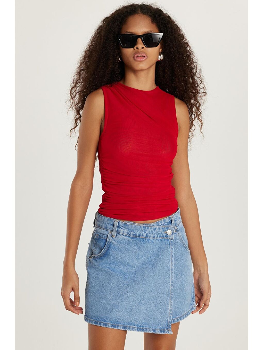 Kadın Slim Fit Sıfır Kol Düz Bisiklet Yaka Kırmızı Bluz-3