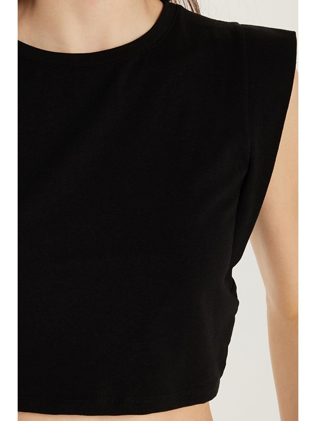 Kadın Slim Fit Dar Kesim Sıfır Kollu Bisiklet Yaka Siyah Bluz-2