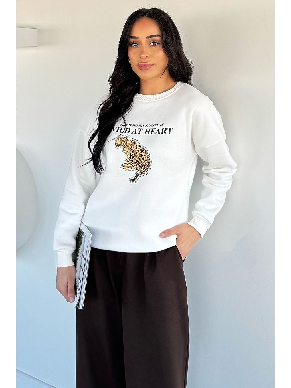 Ekru Kadın Bisiklet Yaka Baskılı Şardonlu Sweatshirt-1