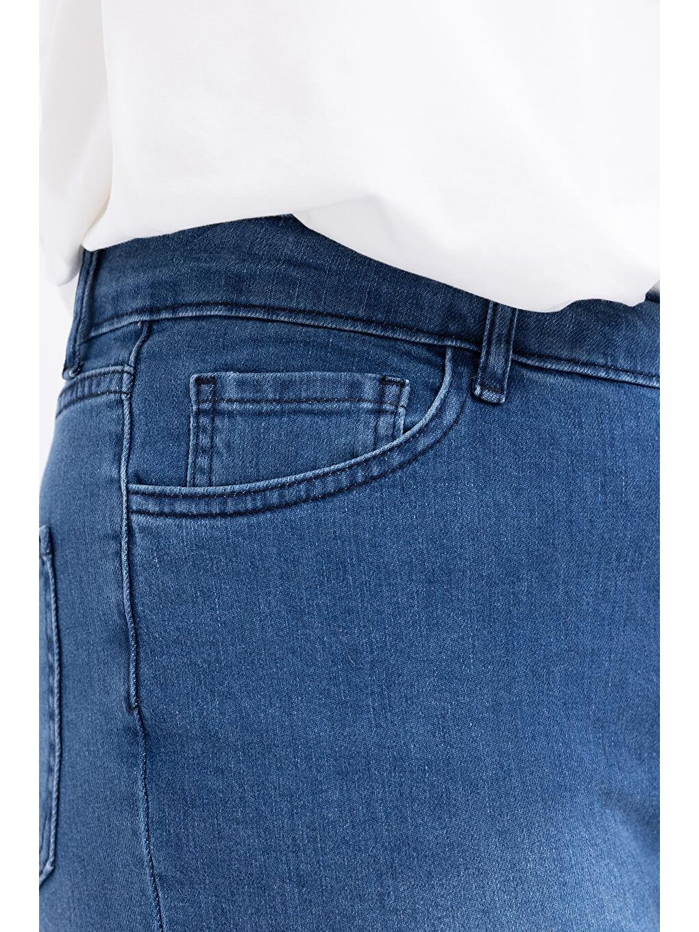 Açık Mavi-Büyük Beden Elastanlı Boru Paça Denim Pantolon-4