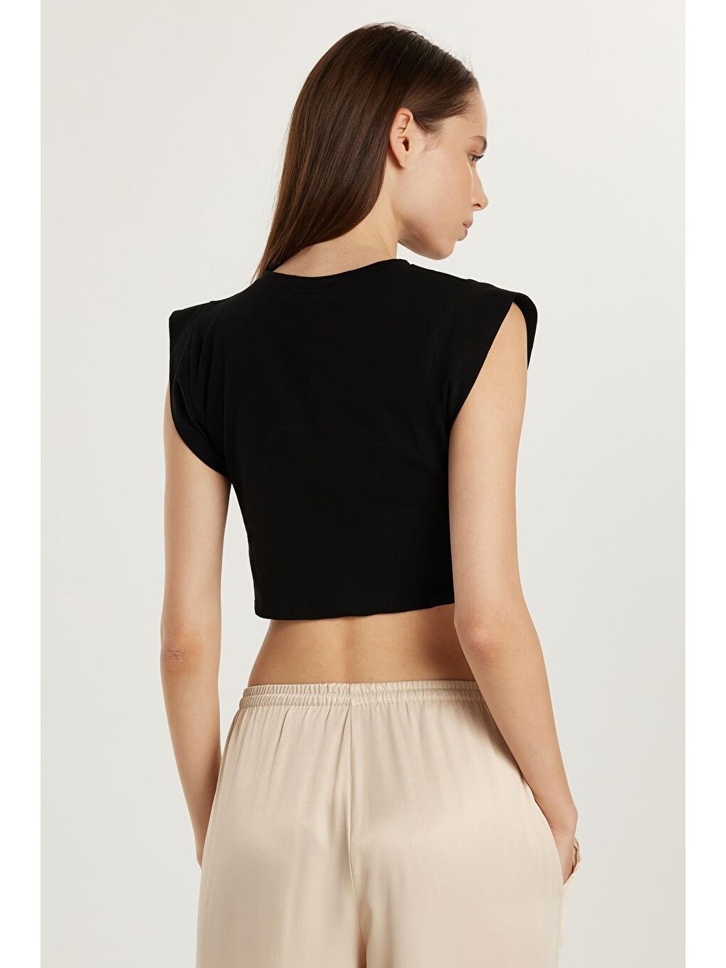 Kadın Slim Fit Dar Kesim Sıfır Kollu Bisiklet Yaka Siyah Bluz-4