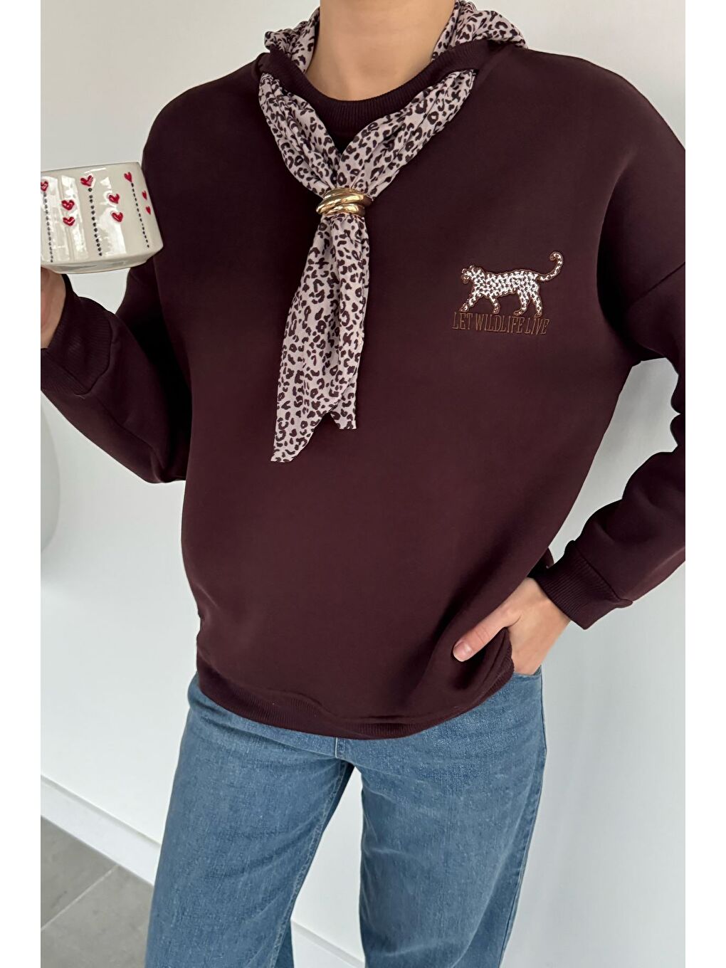 Bordo Kadın Bisiklet Yaka Fular Aksesuarlı Nakışlı Şardonlu Sweatshirt