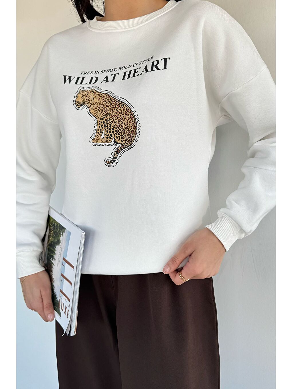 Ekru Kadın Bisiklet Yaka Baskılı Şardonlu Sweatshirt-2