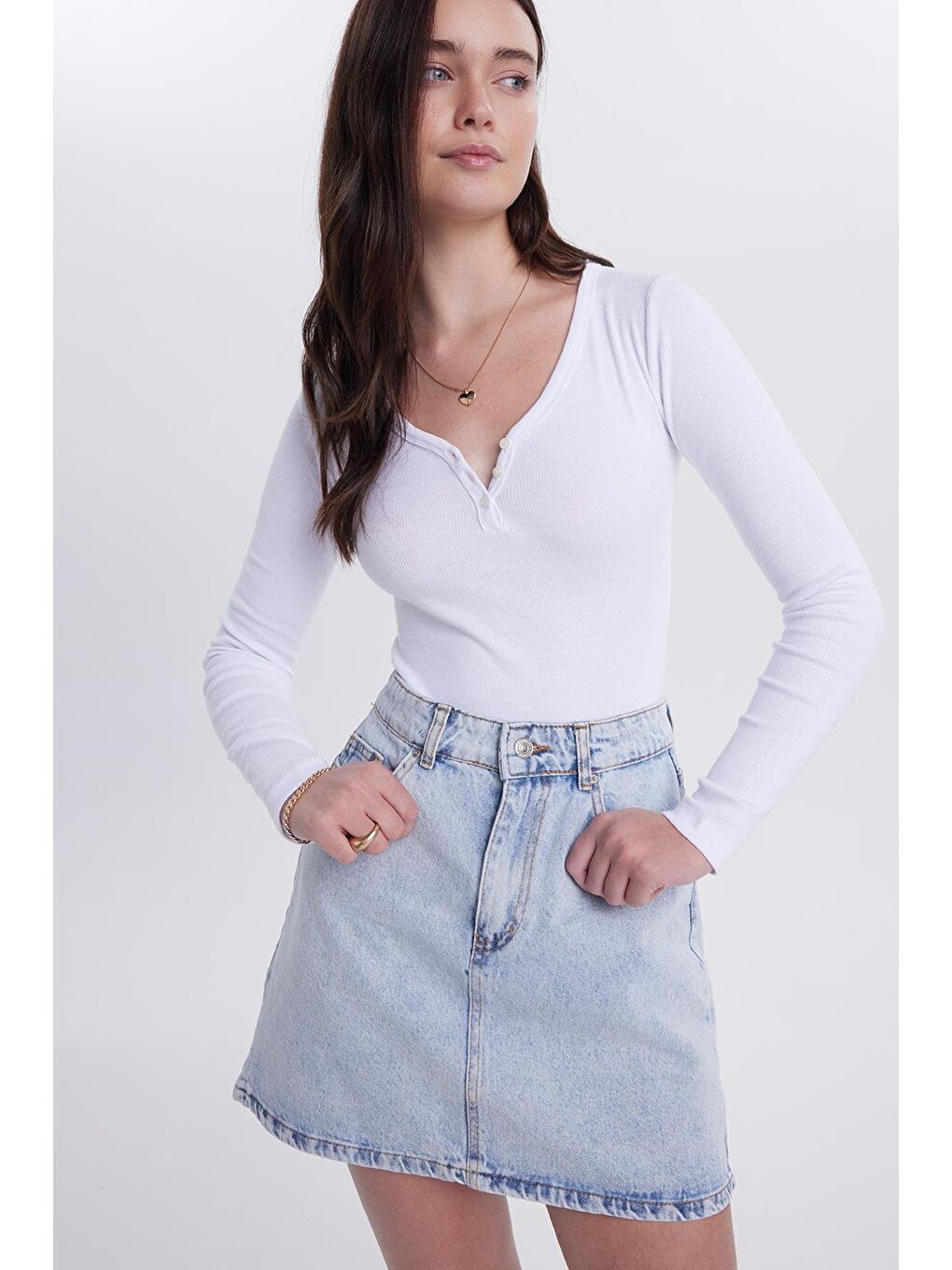 Kadın Slim Fit Dar Kesim Pamuklu V Yaka Beyaz  Bluz-1