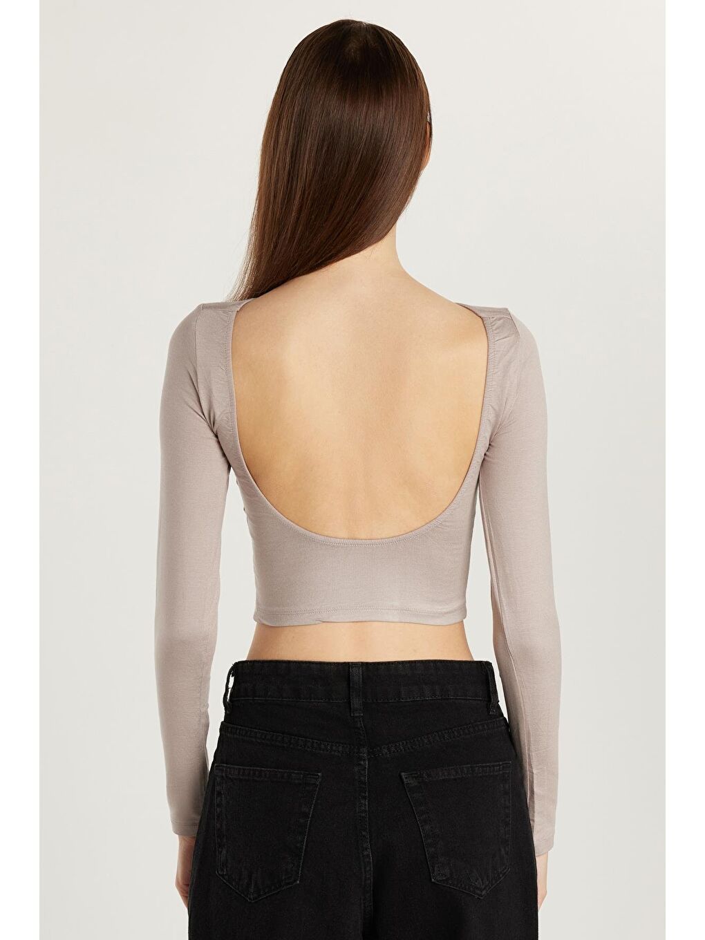 Bej Kadın Slim Fit Dar Kesim Bisiklet Yaka Sırt Detaylı Vizon Bluz-4