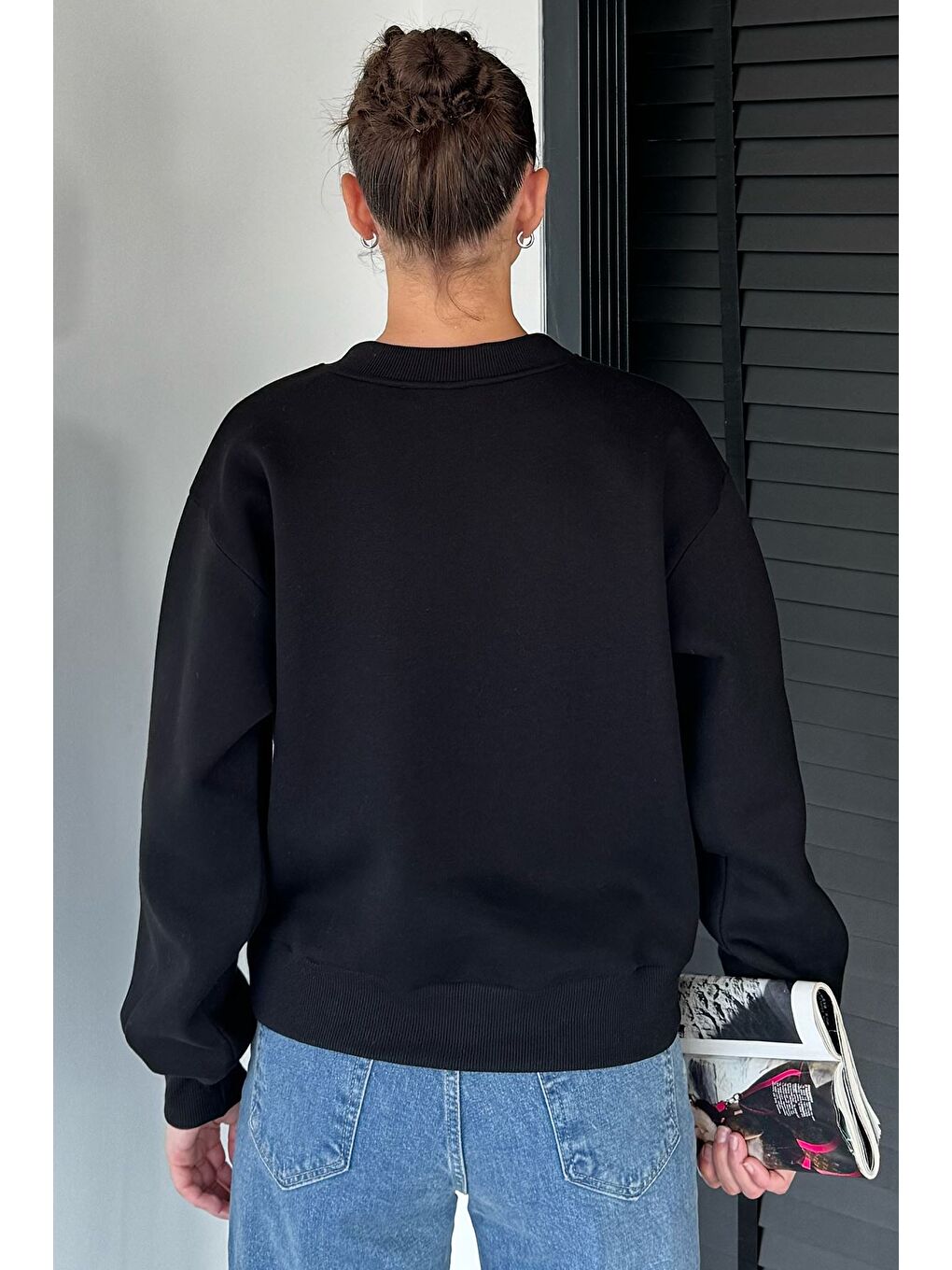 Siyah Fularlı Şardonlu Sweatshirt-3