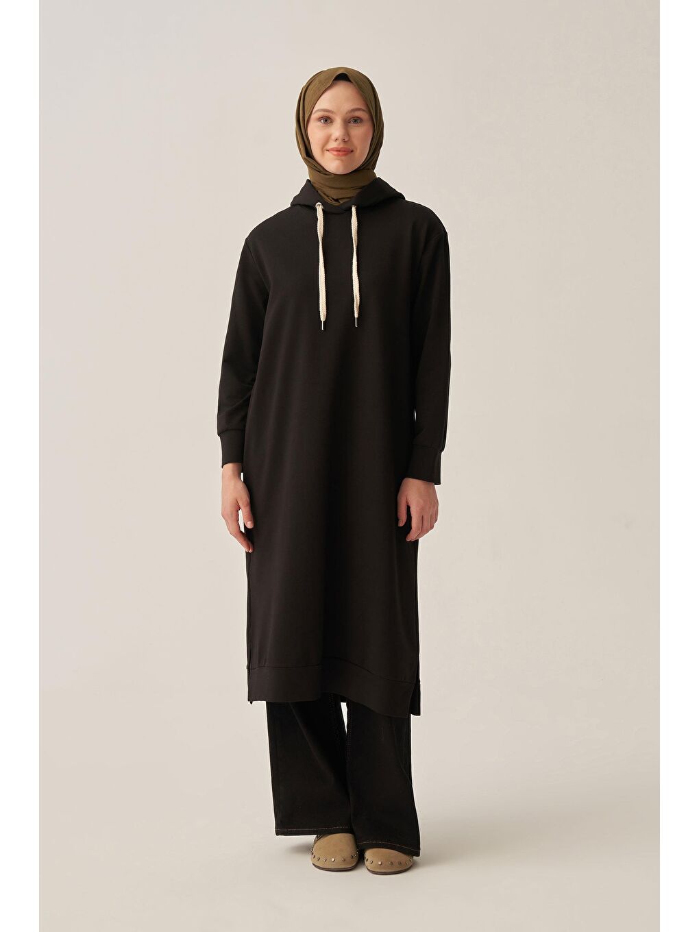Siyah-Kuşgözlü Kapüşonlu Cepli Sweat Tunik-1