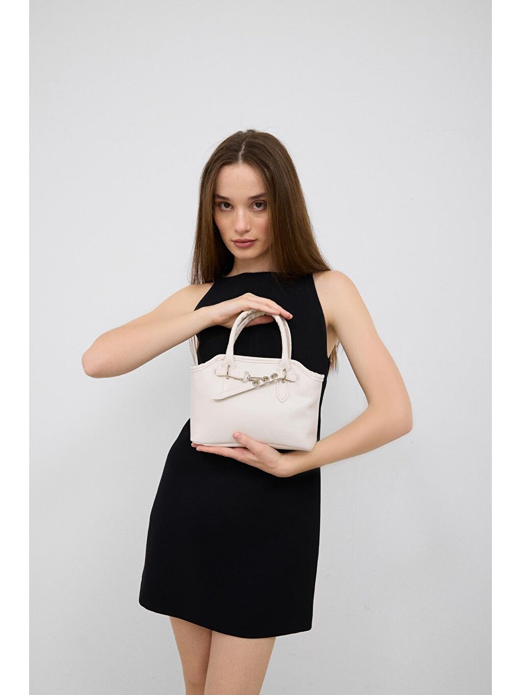 Ekru Perez Kemer Detaylı Çapraz Çanta Krem-1