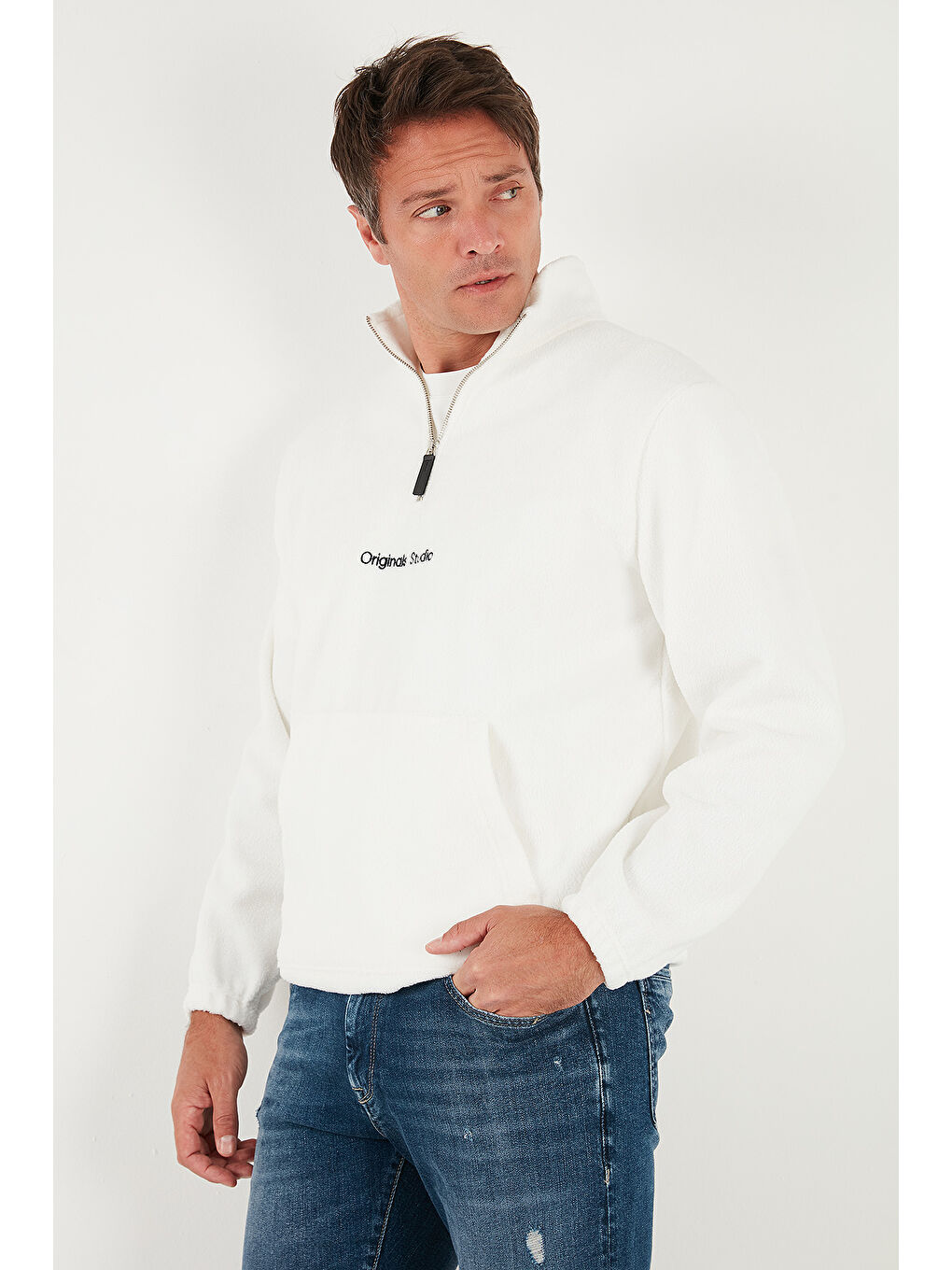 Ekru Regular Fit Yarım Fermuarlı Dik Yaka Yumuşak Dokulu Sweat 59060661-3