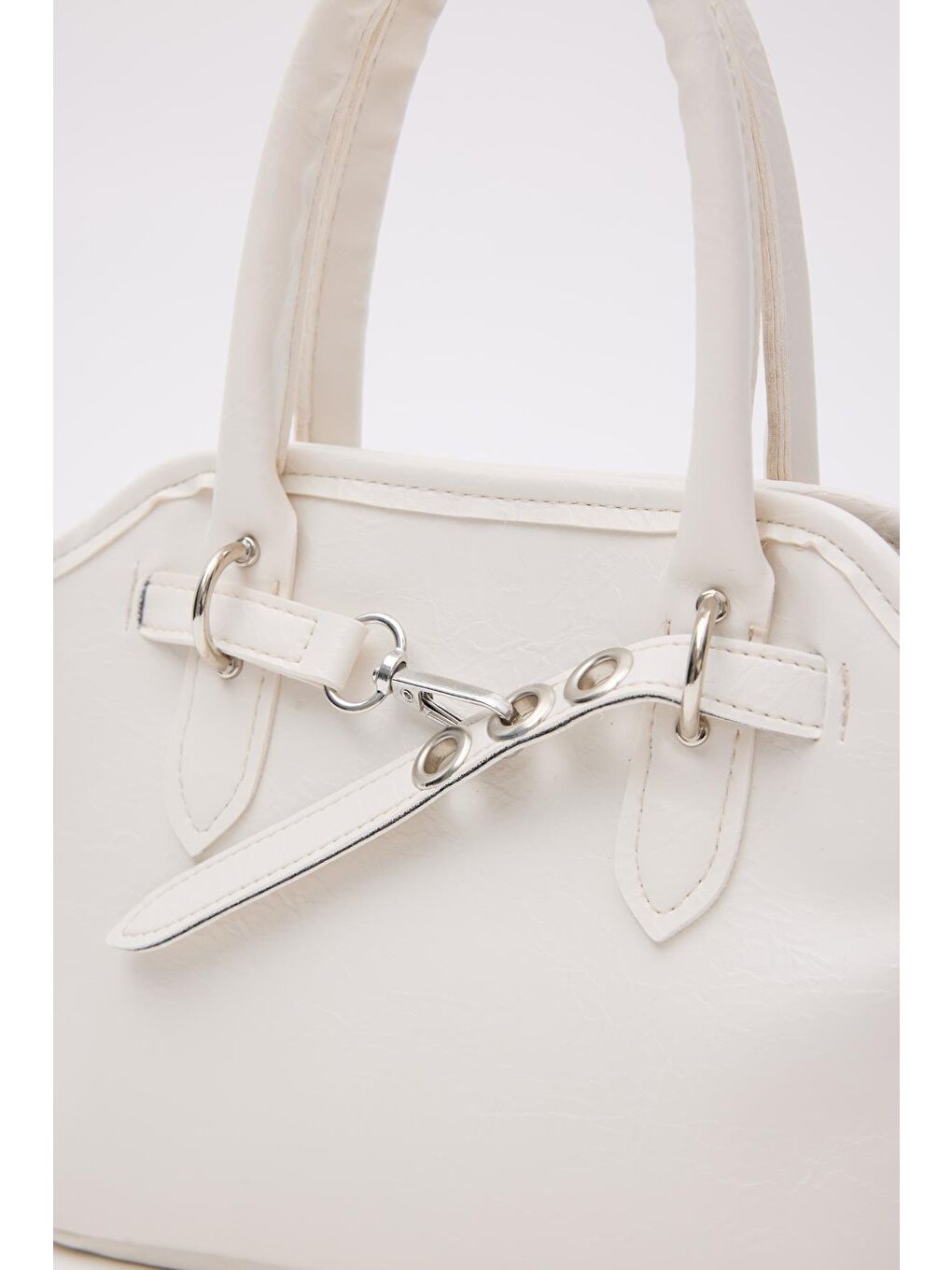Ekru Perez Kemer Detaylı Çapraz Çanta Krem-5