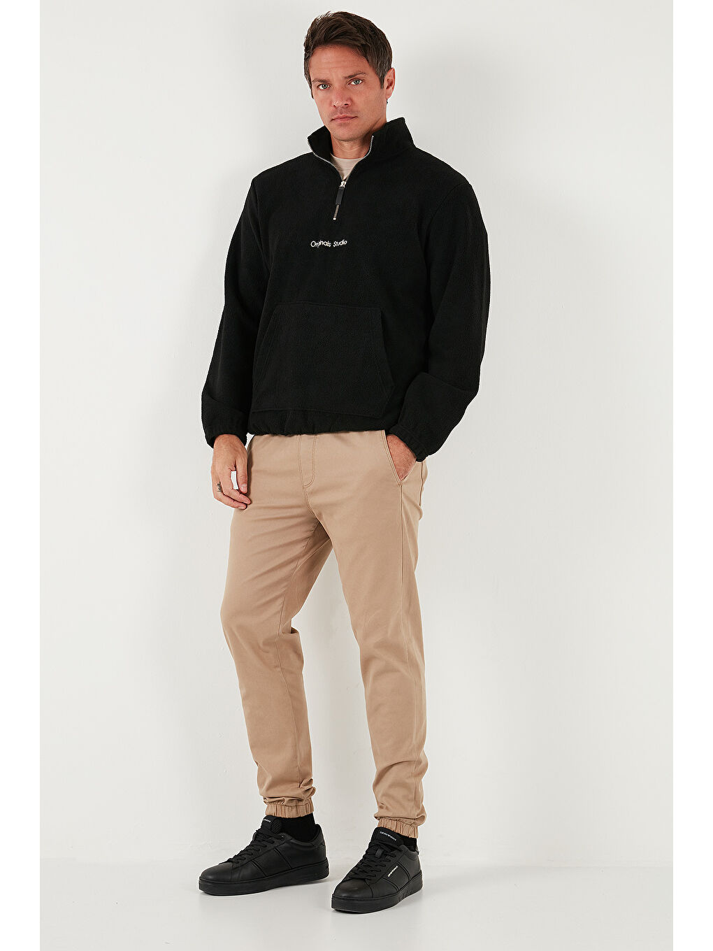 Siyah Regular Fit Yarım Fermuarlı Dik Yaka Yumuşak Dokulu Sweat 59060661-1