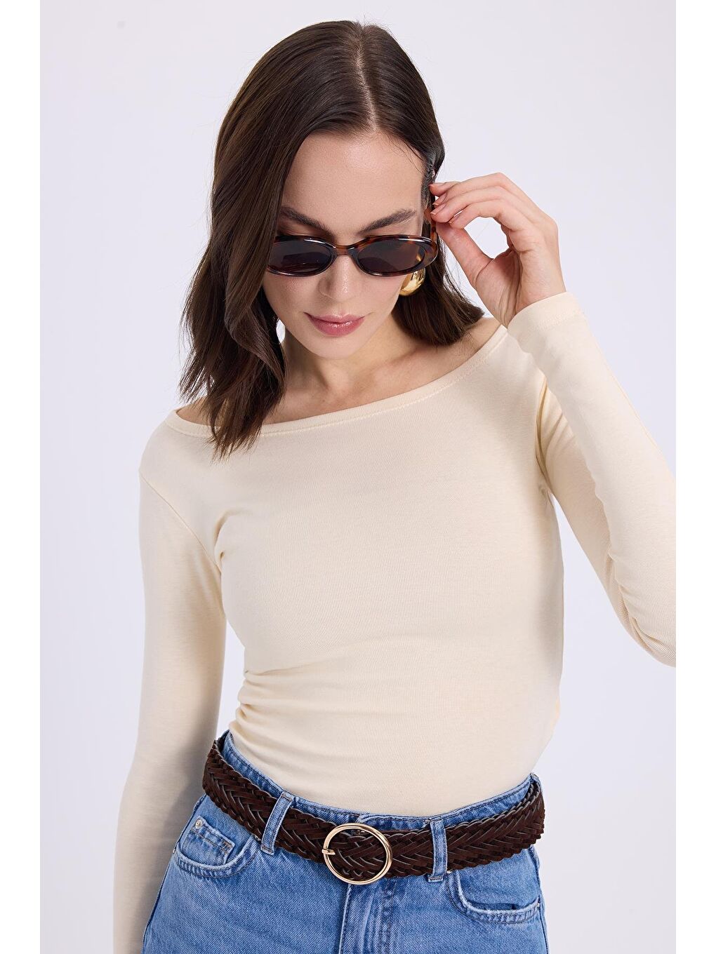 Kadın Slim Fit Dar Kesim Pamuklu Modal Kumaş Uzun Kollu Kayık Yaka Bej Bluz-1