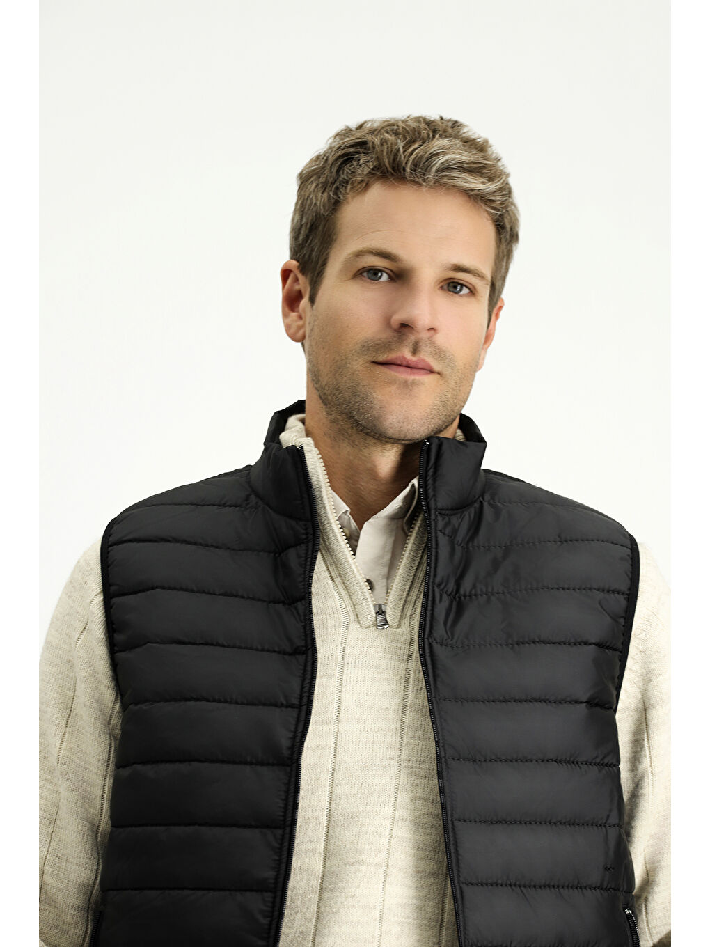 Siyah Kapitone Spor Şişme Yelek-4